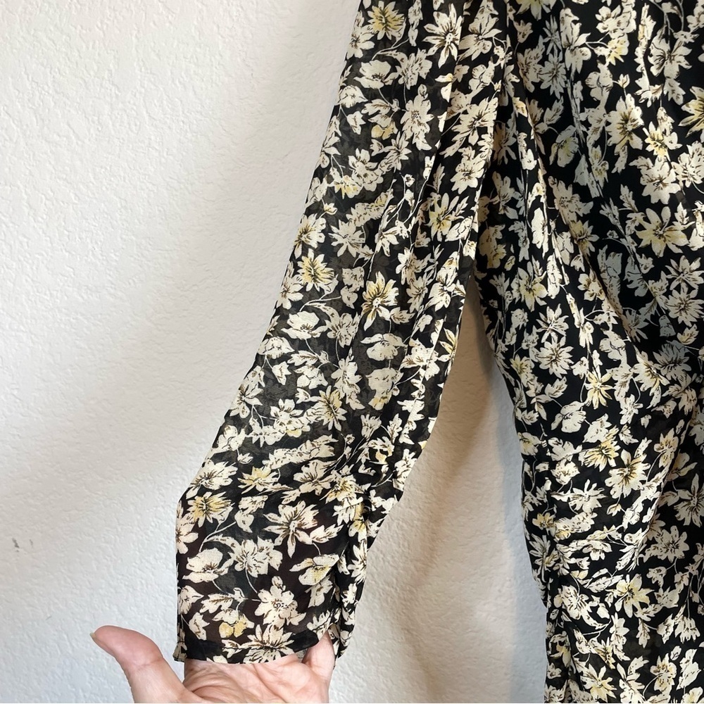 ASTR Black Floral Wrap Front Black Yellow Floral Long Sleeve Top Blouse Size Med - Picture 4 of 10
